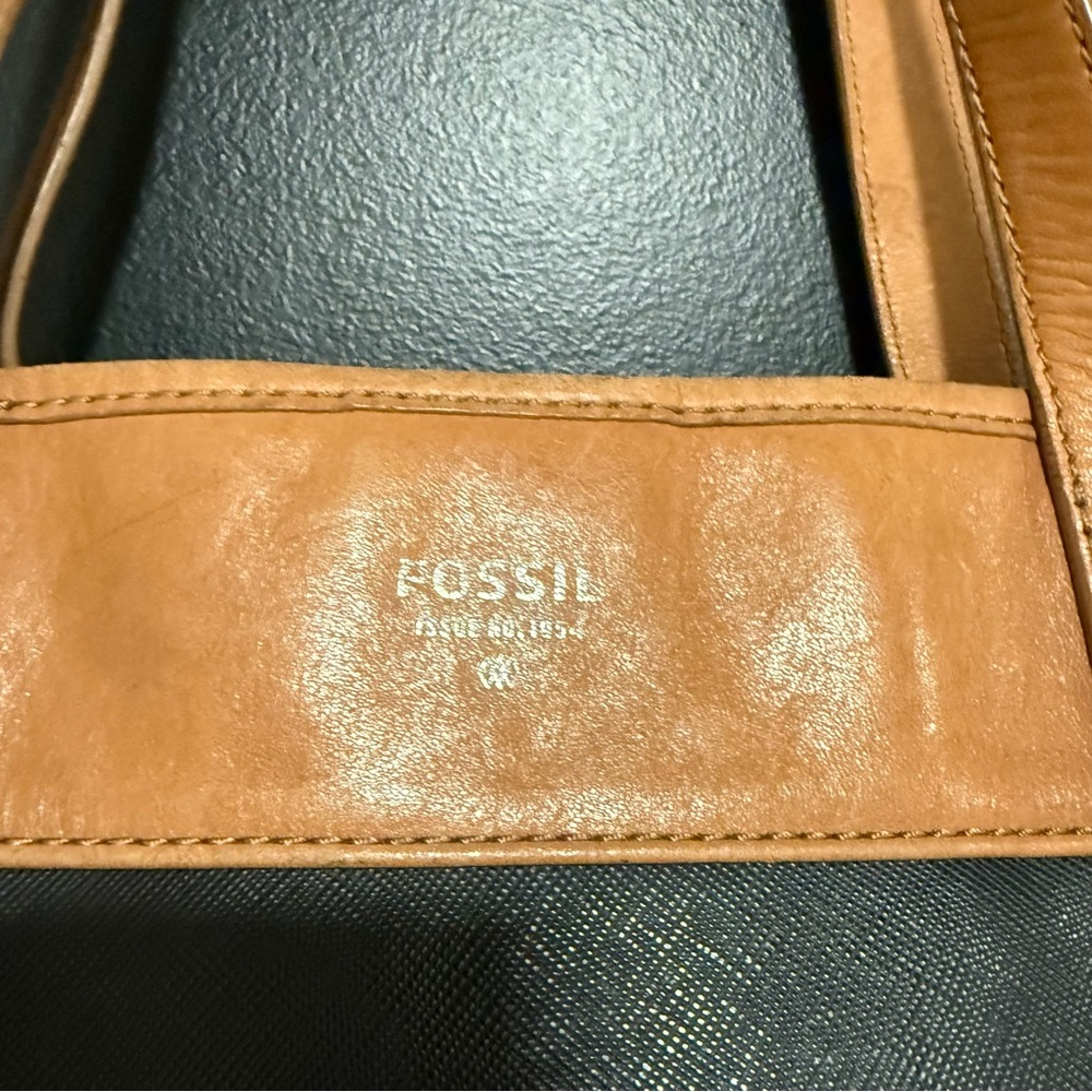 Fossil Audri Singnature Leather Shopper Tote Bag - Picture 4 of 16
